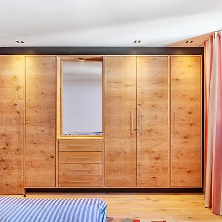 Tschatscha Veglia Apartman *