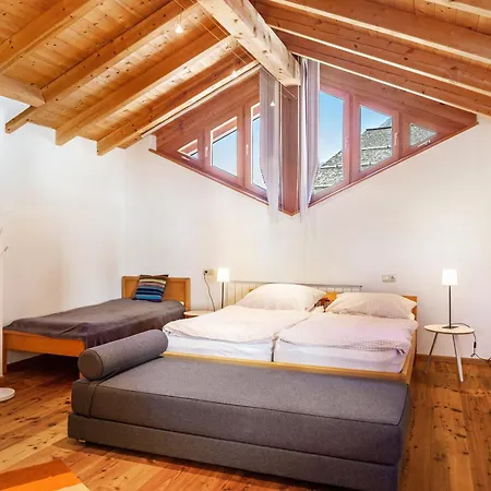 Tschatscha Veglia Apartment *