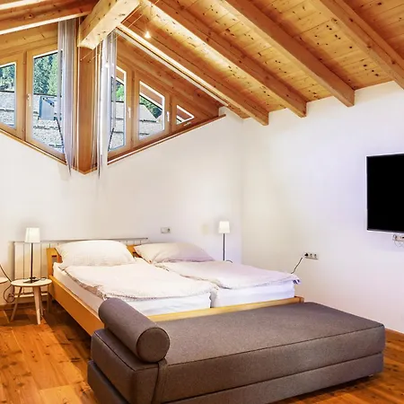 Tschatscha Veglia Apartment *